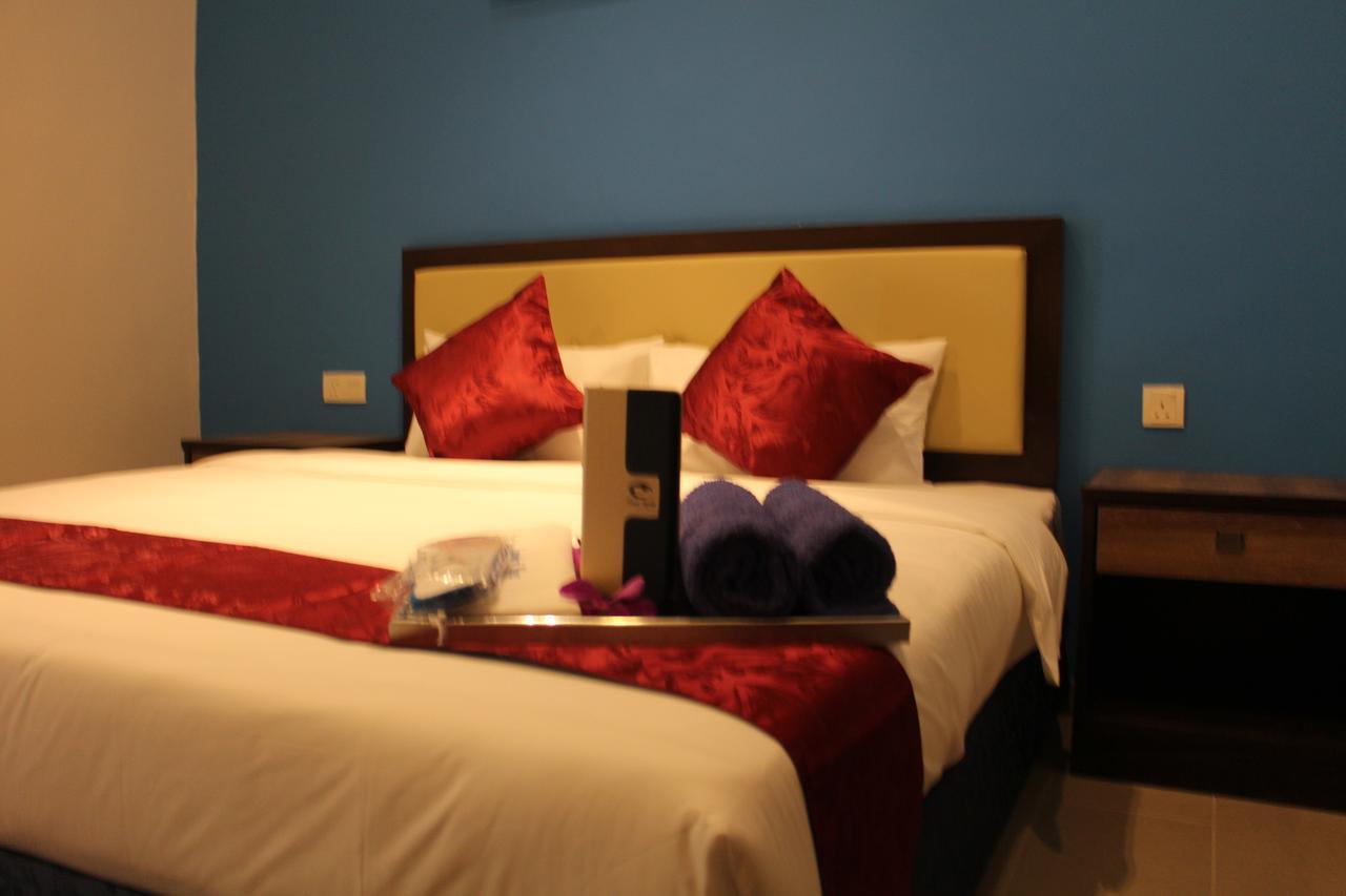 Royal Agate Beach Resort Pantai Cenang  Exterior foto