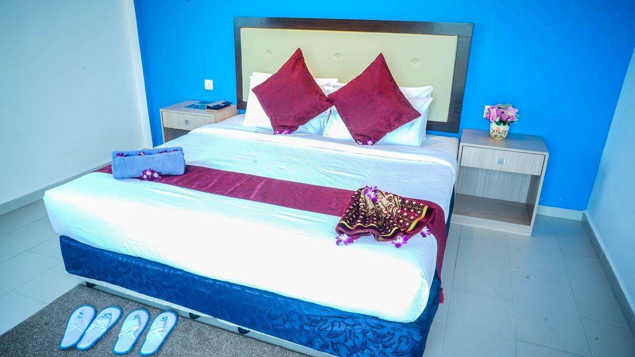 Royal Agate Beach Resort Pantai Cenang  Exterior foto