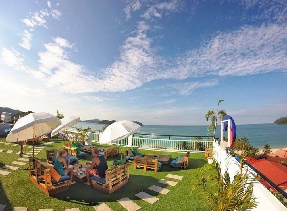 Royal Agate Beach Resort Pantai Cenang  Exterior foto
