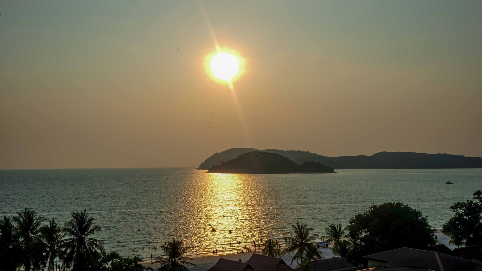 Royal Agate Beach Resort Pantai Cenang  Exterior foto